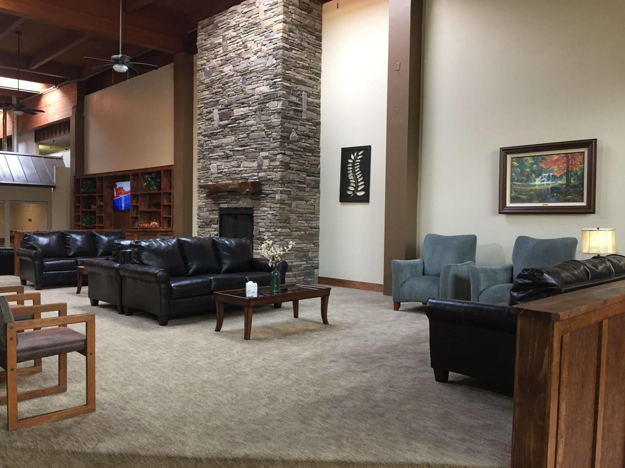 Cascades Mountain Resort, Ascend Hotel Collection Hendersonville Exterior photo